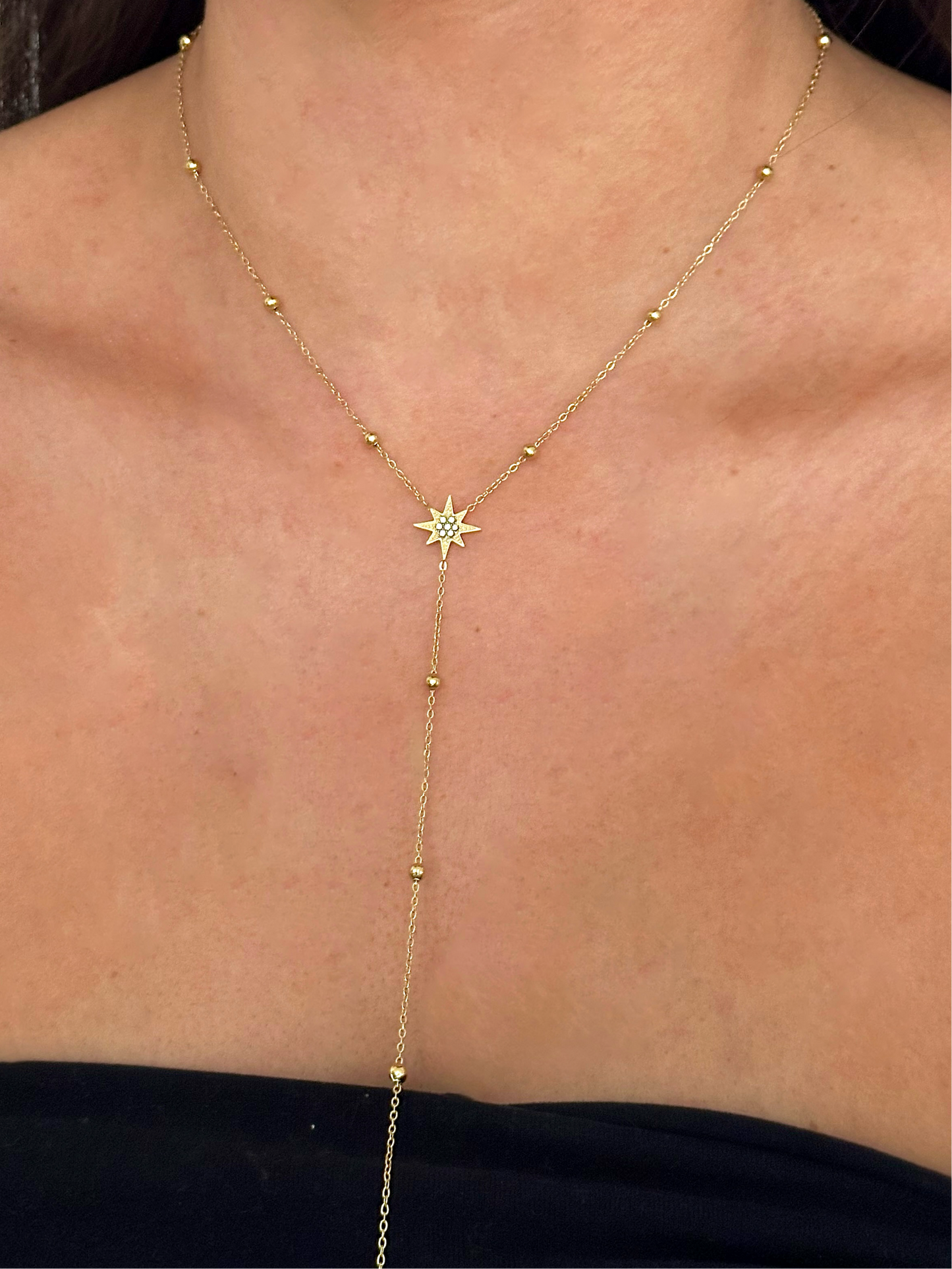 Collier y