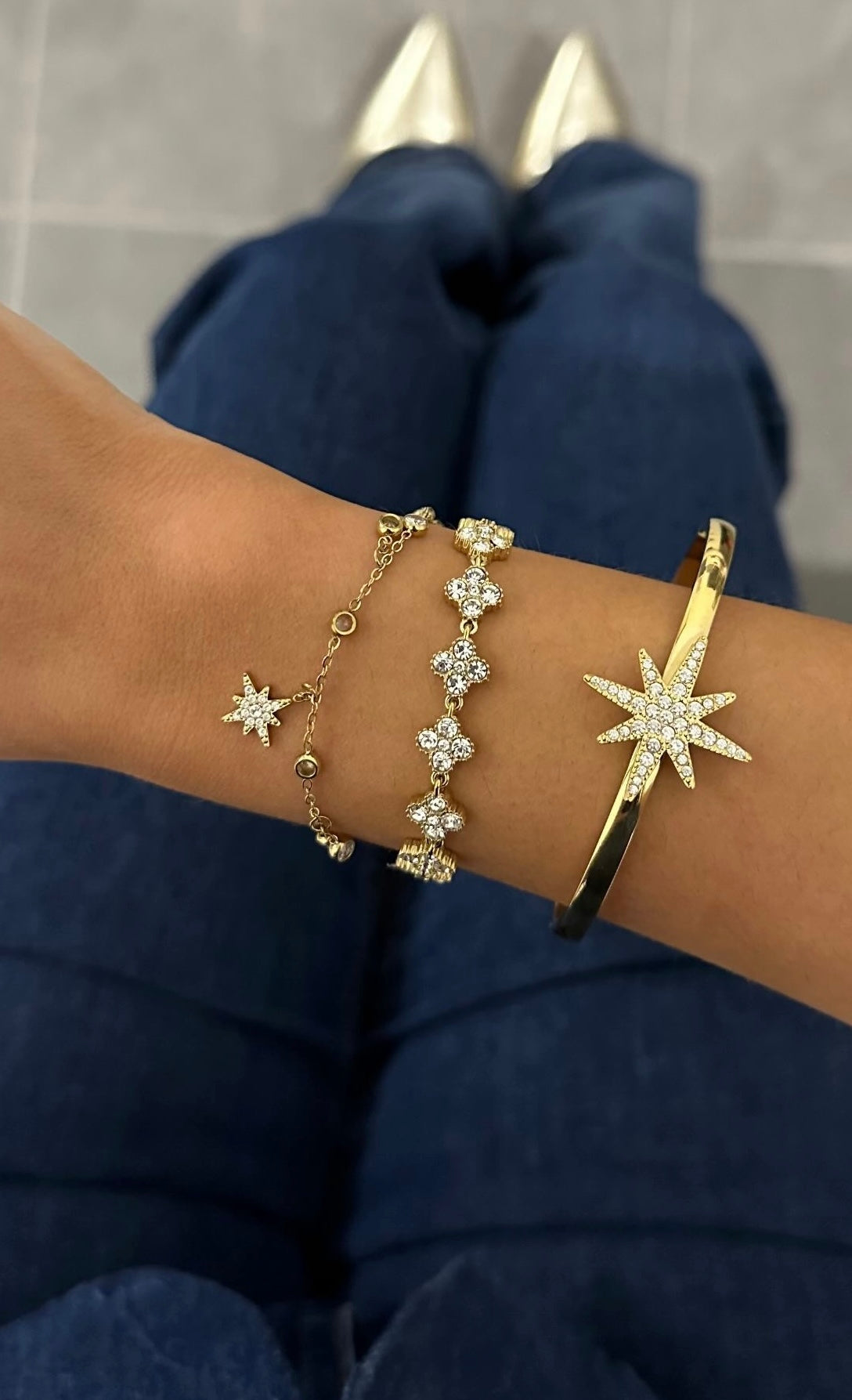 Gold sapphire bracelet