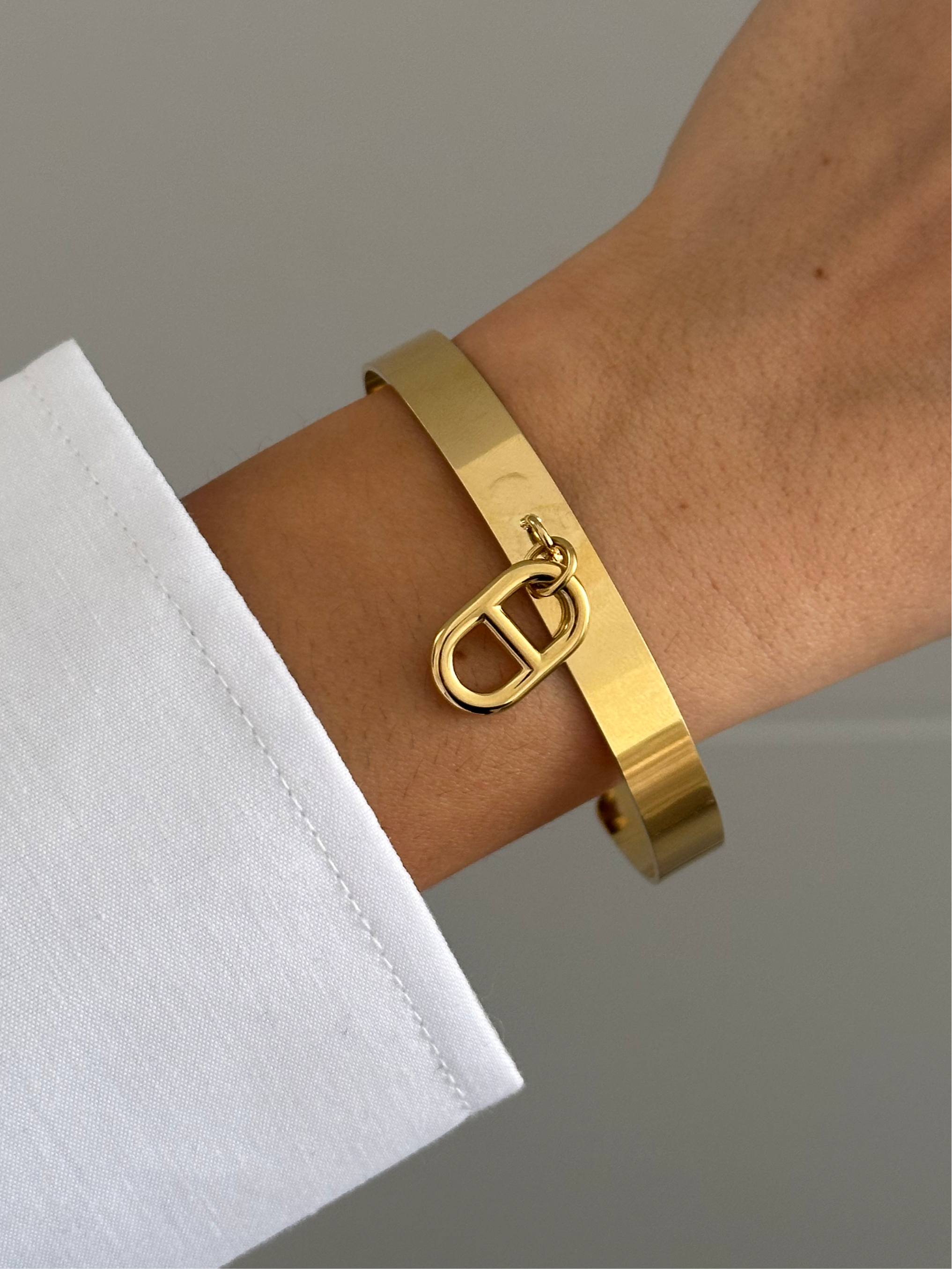 Eva Cuff 