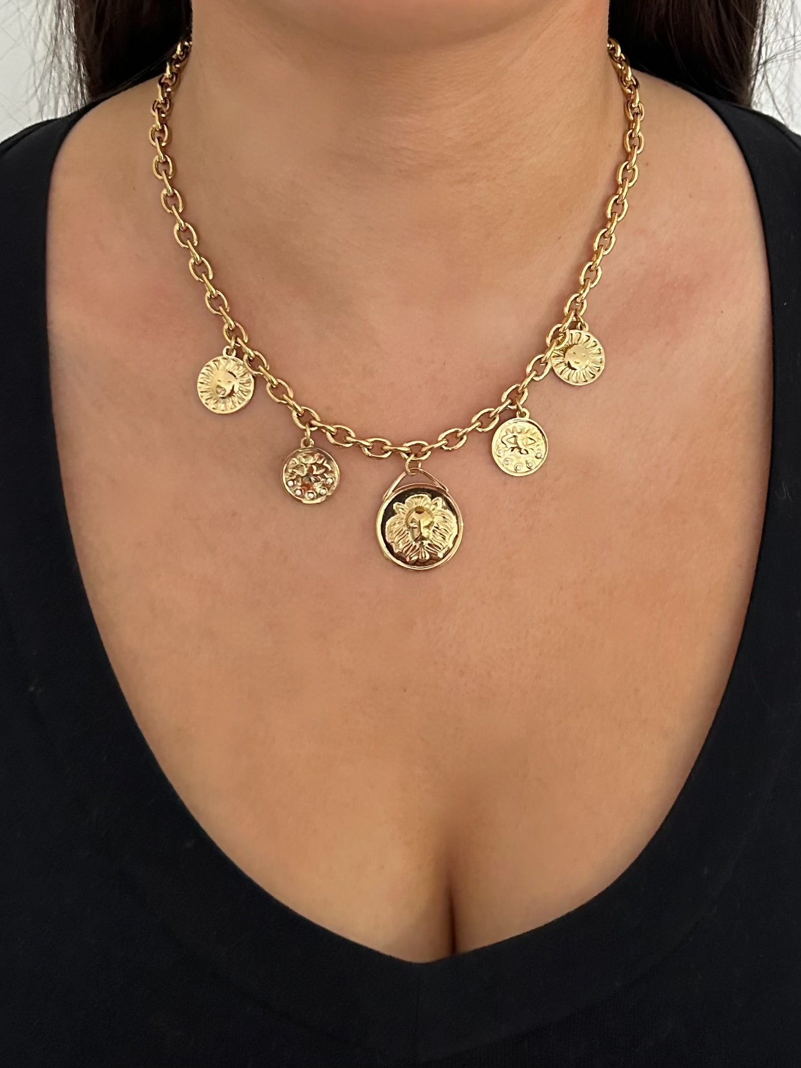 Collana con monete 