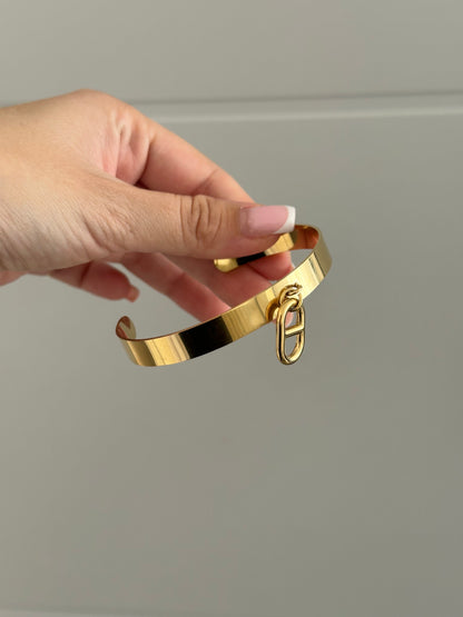 Eva Cuff 